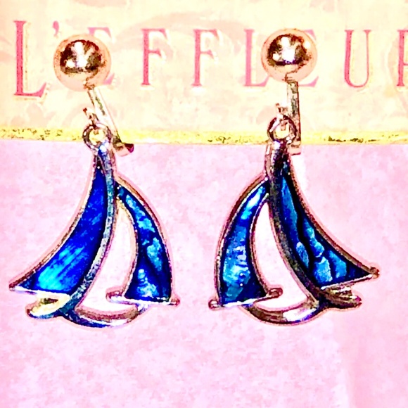 VTG 70s Blue Paua Abalone Shell Inlay Stylized Sailboats Dangle Clip On Earrings - Picture 1 of 7